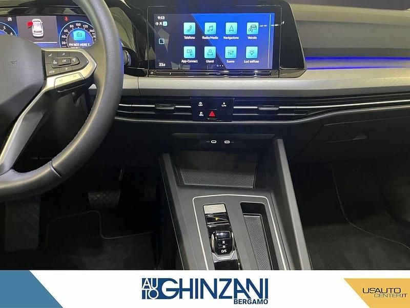 Usata VW Golf VIII Life 110 CV (80 kW) 2024 Argento Berlina