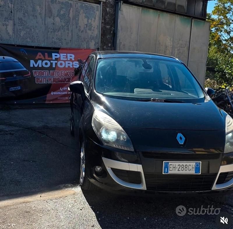 Nero Usata 2011 Renault Scénic Monovolume | 2399 € (Super prezzo) - Immagine 1/4