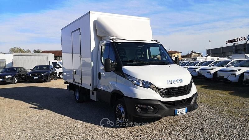 Usata Iveco Daily 136 CV (100 kW) 2020 Bianco Berlina