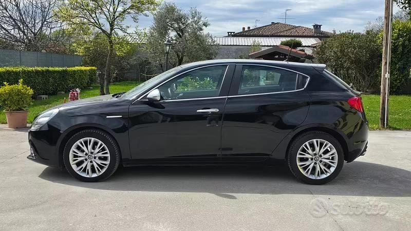 Usata Alfa Romeo Giulietta 120 CV (88 kW) 2016 Nero Utilitaria