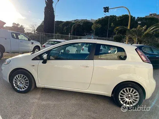 Usata Fiat Punto 75 CV (55 kW) 2014 Bianco Utilitaria