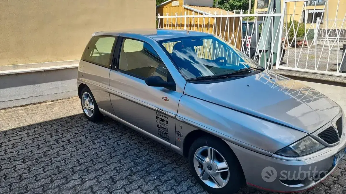 Usata Lancia Ypsilon 60 CV (44 kW) 2001 Grigio Utilitaria