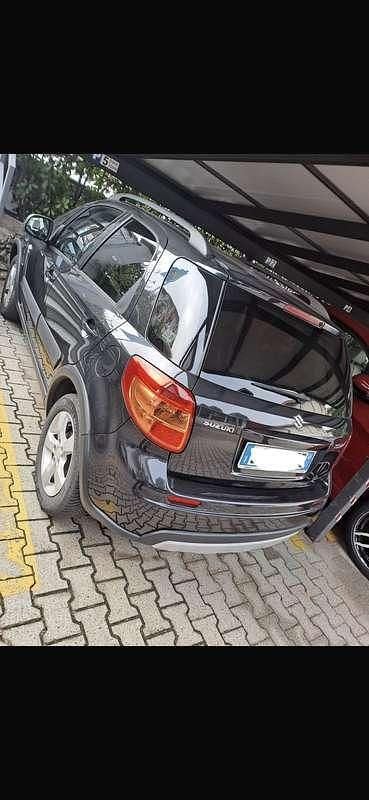 Usata Suzuki SX4 Comfort 135 CV (99 kW) 2010 Berlina