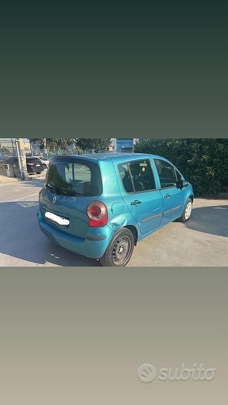 Usata 2009 Renault Modus Monovolume | 900 € - Immagine 1/4