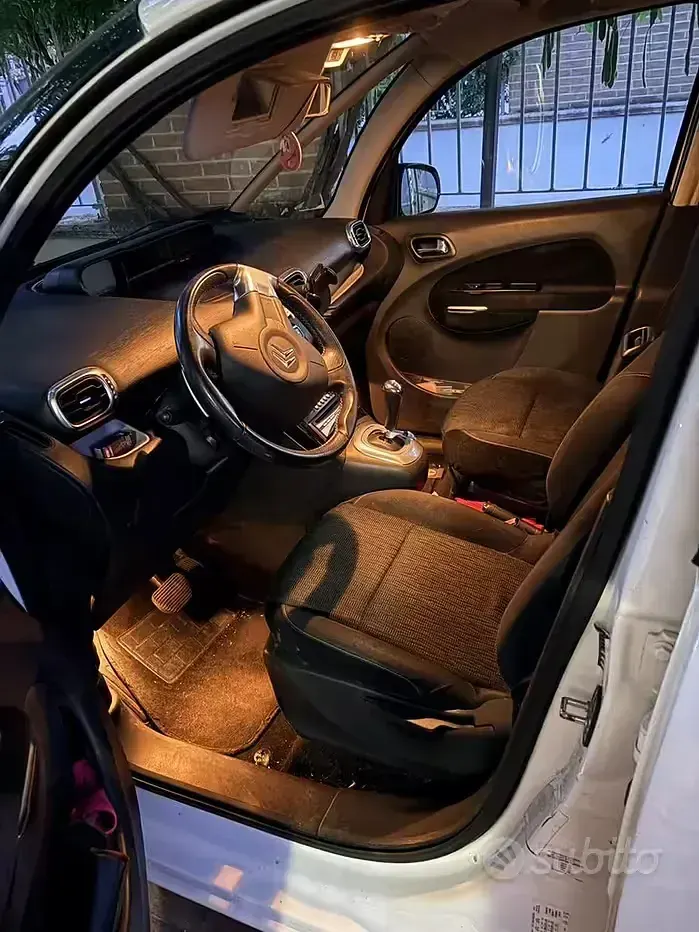 Usata Citroën C3 Picasso 92 CV (67 kW) 2012 Bianco Monovolume