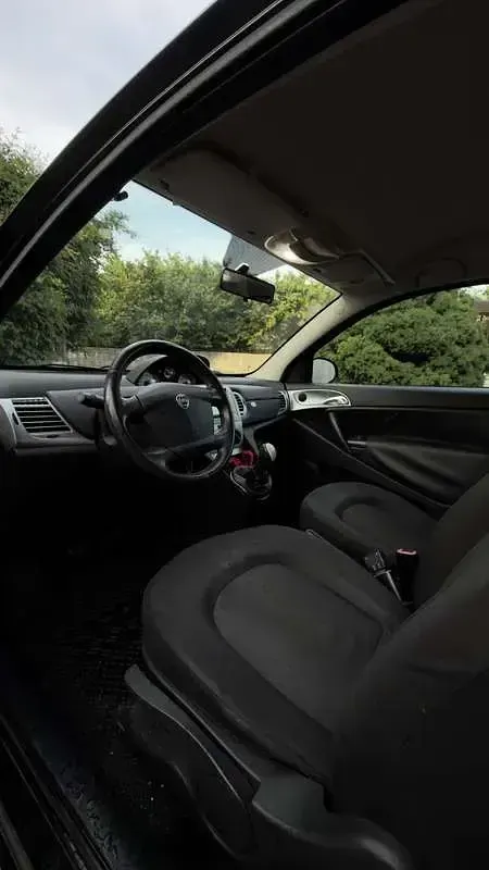 Usata Lancia Ypsilon 75 CV (55 kW) 2011 Utilitaria