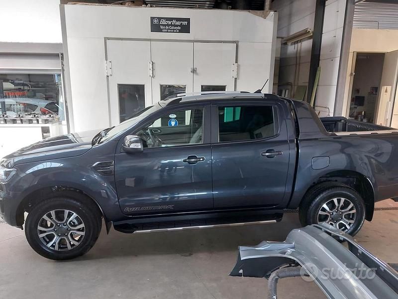 Grigio Usata 2023 Ford Ranger Wildtrack Pick-up | 30.000 € (Super prezzo) - Immagine 1/4
