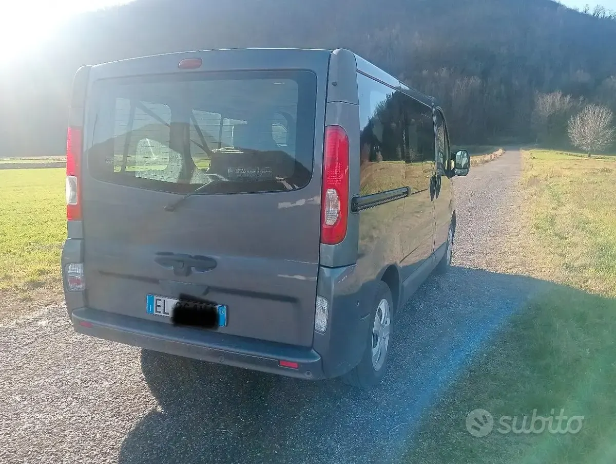 Usata Renault Trafic 114 CV (83 kW) 2011 Monovolume