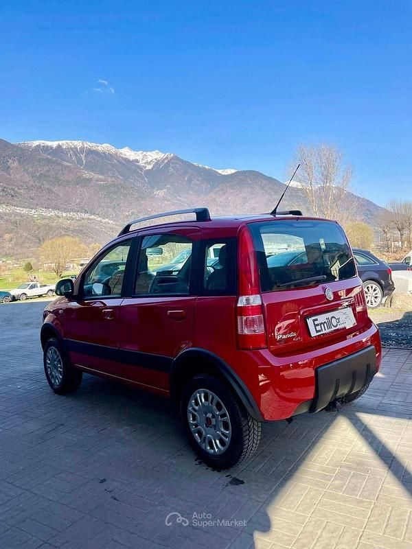 Usata Fiat Panda 4x4 60 CV (44 kW) 2010 Rosso Utilitaria