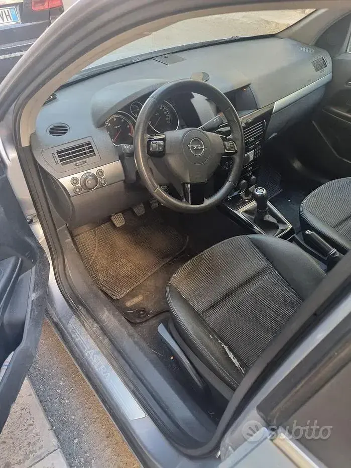 Usata Opel Astra Cosmo 101 CV (74 kW) 2007 Station wagon
