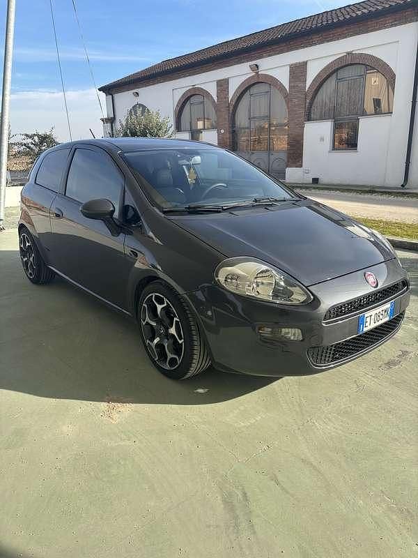 Usata Fiat Punto Street 75 CV (55 kW) 2013 Grigio Utilitaria