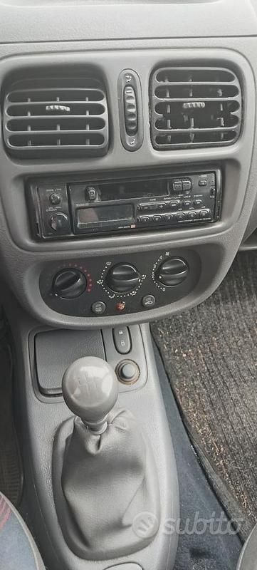 Usata Renault Clio II 2001 Utilitaria