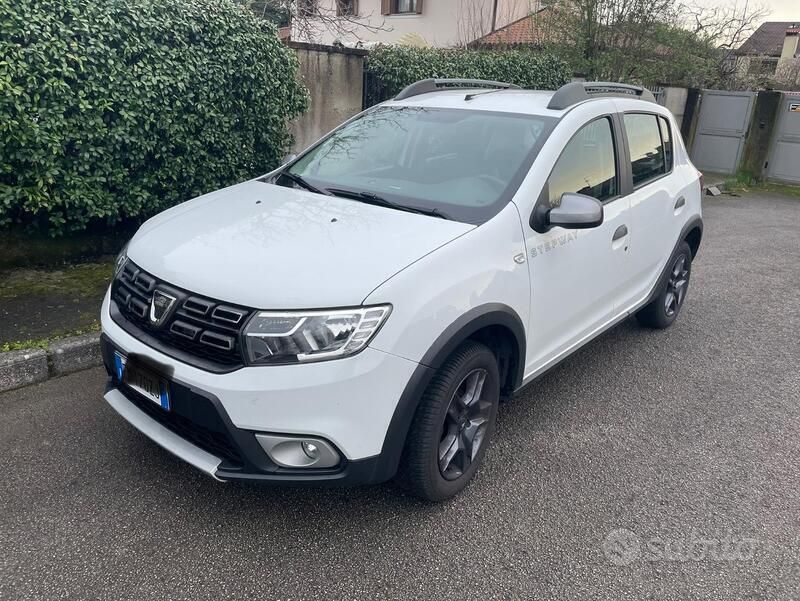 Bianco Usata 2018 Dacia Sandero Stepway Due volumi | 9800 € - Immagine 1/4