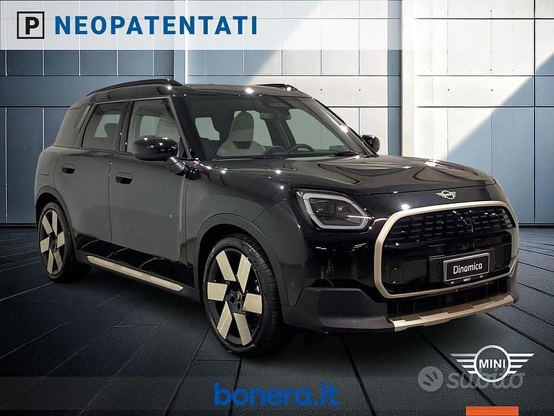 Usata Mini Countryman Favoured 150 kW (204 CV) 2024 Nero SUV