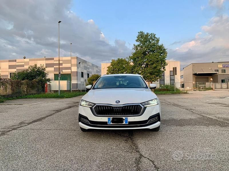 Bianco Usata 2021 Skoda Octavia Station wagon | 21.500 € (Buon prezzo) - Immagine 1/4