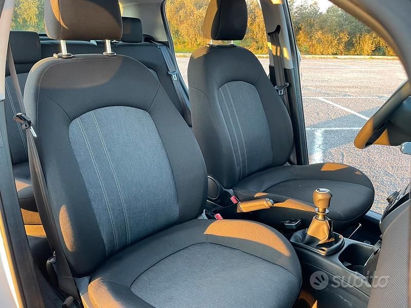 Usata Fiat Punto 69 CV (50 kW) 2016 Grigio Utilitaria