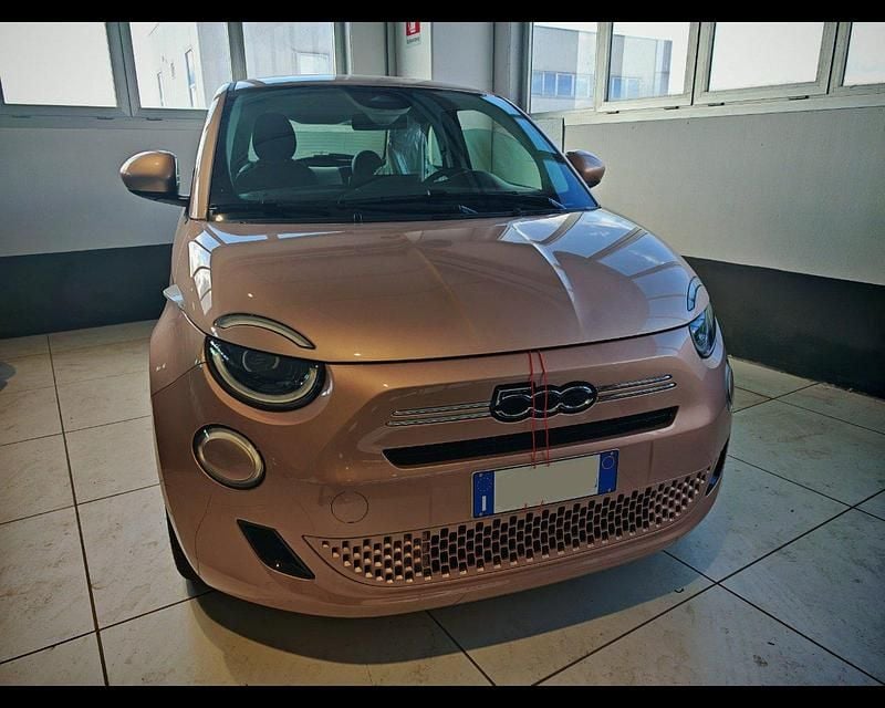 Nuova Fiat 500 65 CV (47 kW) 2026 Rosa Utilitaria