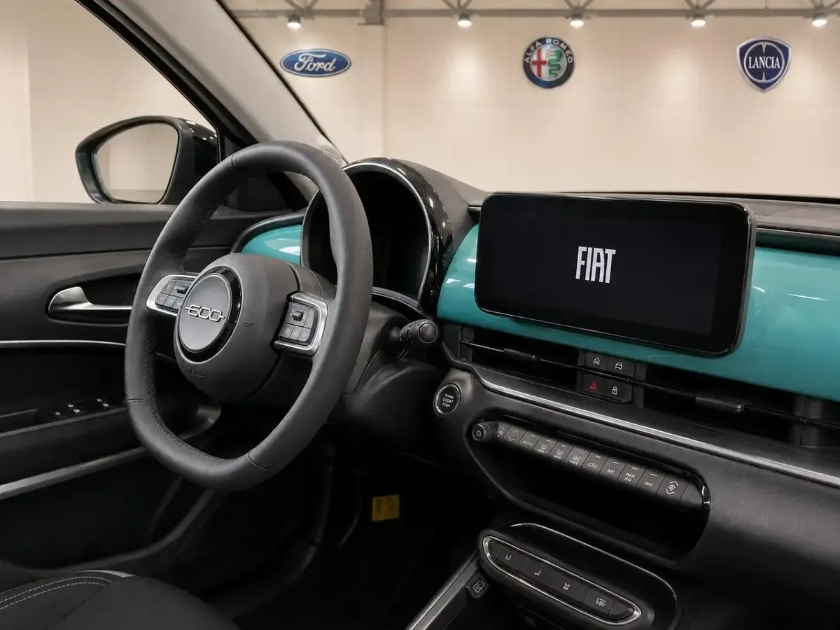 Usata Fiat 600 Pop 136 CV (100 kW) 2025 Blu SUV
