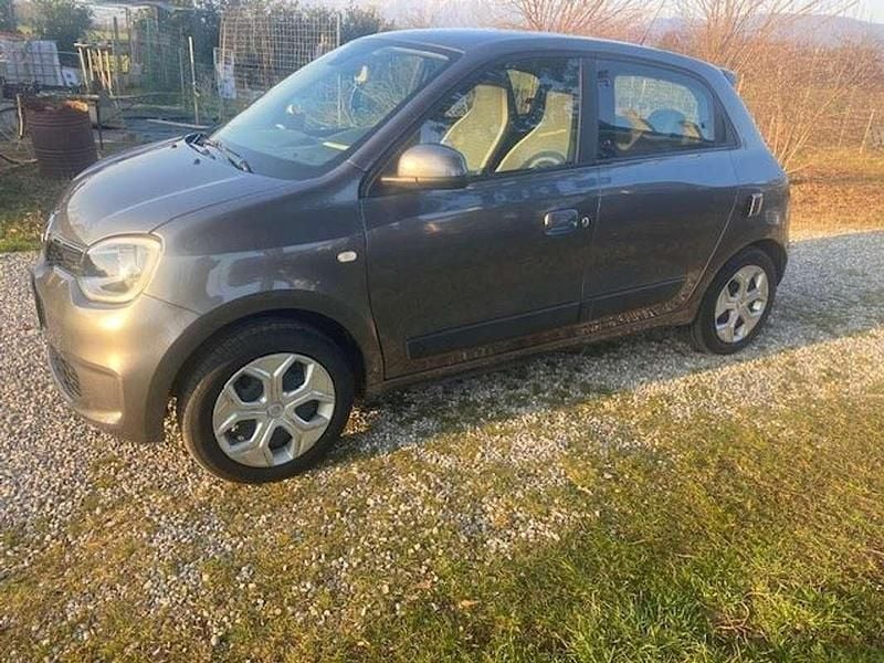 Usata Renault Twingo Zen 30 kW (42 CV) 2021 Utilitaria