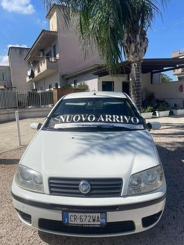 Bianco Usata 2005 Fiat Punto Dynamic Tre volumi | 2700 € (Buon prezzo) - Immagine 1/4