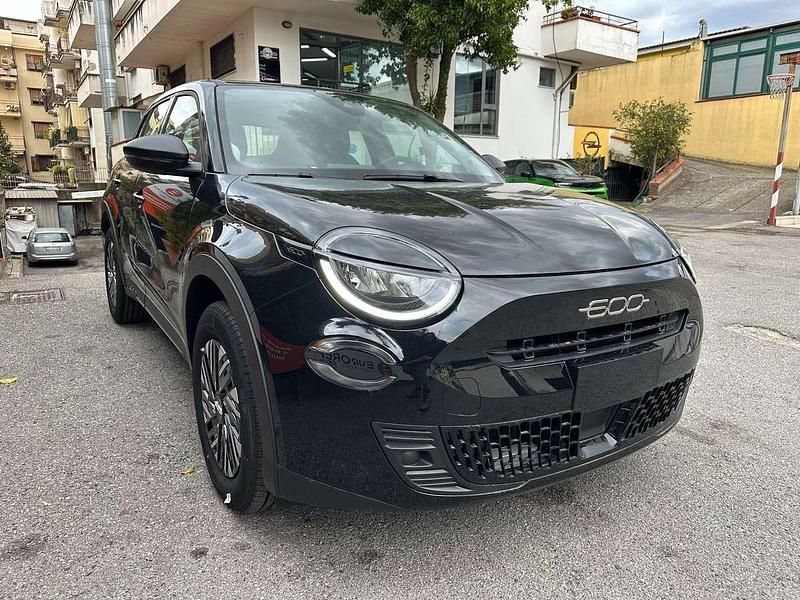Nuova Fiat 600 Pop 110 CV (80 kW) 2025 Nero SUV