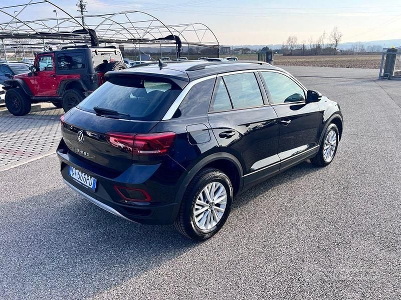 Usata VW T-Roc Life 116 CV (85 kW) 2024 Nero SUV