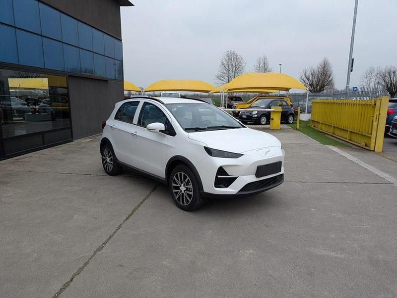 Nuova EMC Yudo 30 kW (41 CV) 2025 Bianco / pastello SUV