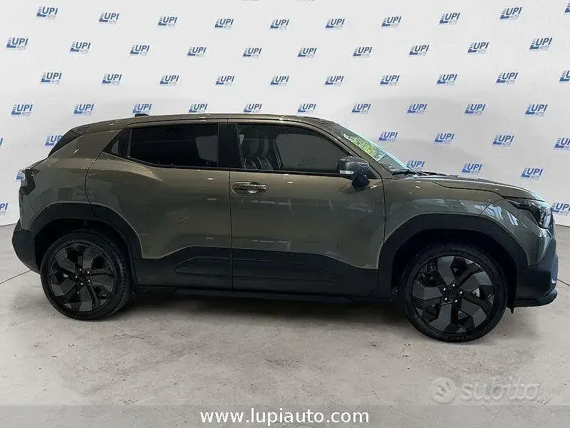 Nuova Suzuki e-Vitara 127 kW (174 CV) 2026 Grigio SUV