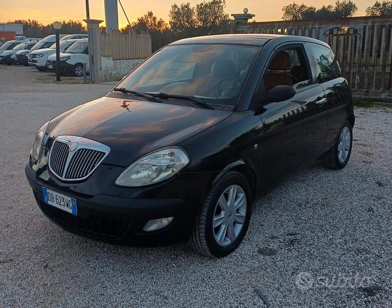 Usata Lancia Ypsilon 70 CV (51 kW) 2006 Nero Utilitaria