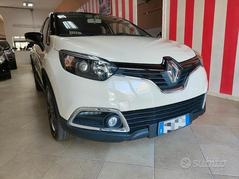 Usata Renault Captur 90 CV (66 kW) 2015 Beige SUV