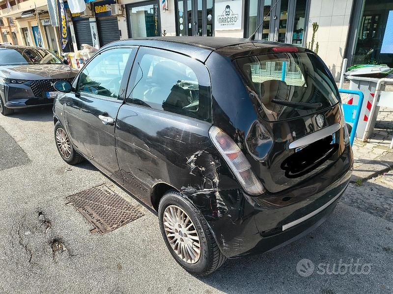 Usata Lancia Ypsilon 60 CV (44 kW) 2007 Nero Utilitaria