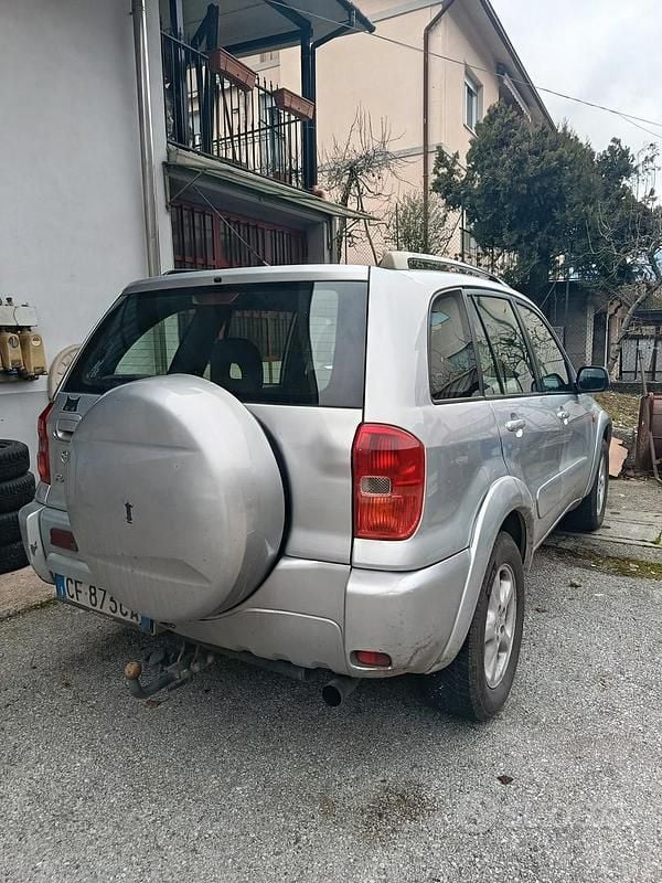 Usata Toyota RAV4 2003 Grigio SUV