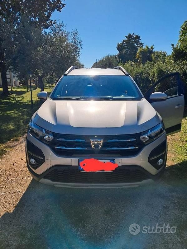 Grigio Usata 2022 Dacia Jogger Monovolume | 9000 € (Ottimo prezzo) - Immagine 1/4