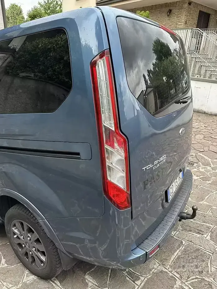 Usata Ford Tourneo Custom 150 CV (110 kW) 2021 Blu Furgone