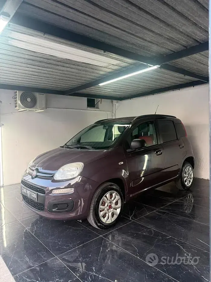 Usata Fiat Panda Lounge 80 CV (58 kW) 2013 Viola Utilitaria