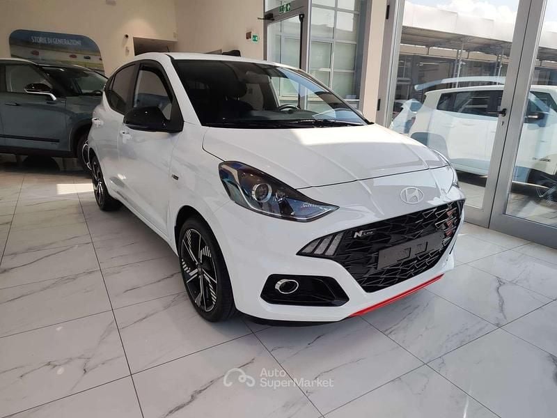 Usata Hyundai i10 N Line 80 CV (58 kW) 2025 Atlas white Utilitaria