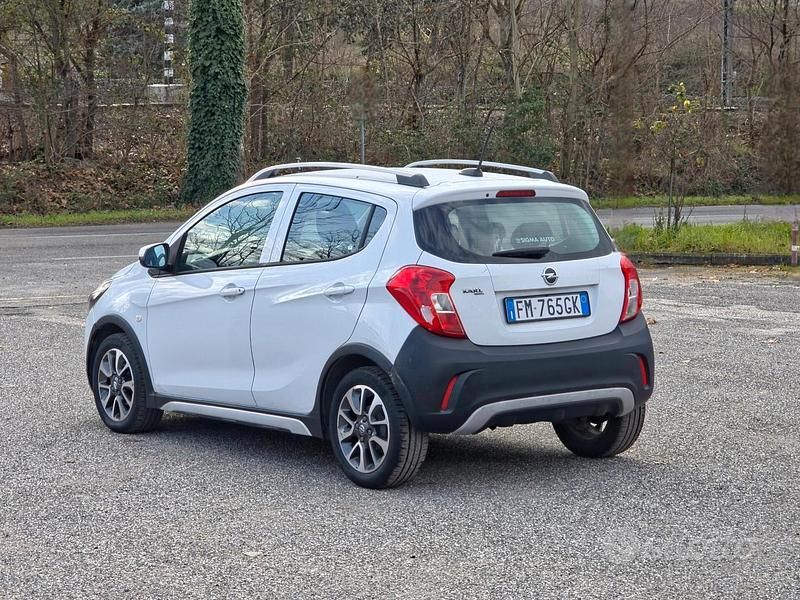 Usata Opel Karl Rocks 75 CV (55 kW) 2017 Bianco Utilitaria