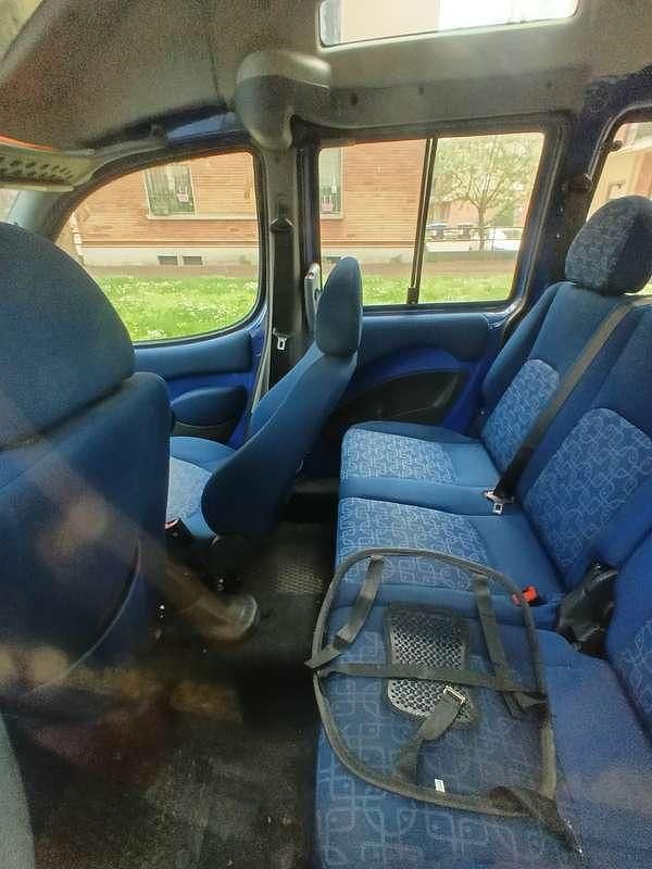 Usata Fiat Doblò 105 CV (77 kW) 2004 Blu/azzurro Monovolume