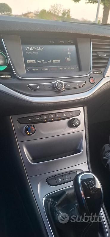 Usata Opel Astra Dynamic 110 CV (80 kW) 2018 Grigio Berlina
