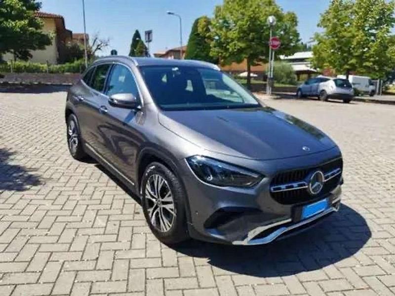 Usata Mercedes GLA180 Advanced 136 CV (100 kW) 2023 Grigio SUV