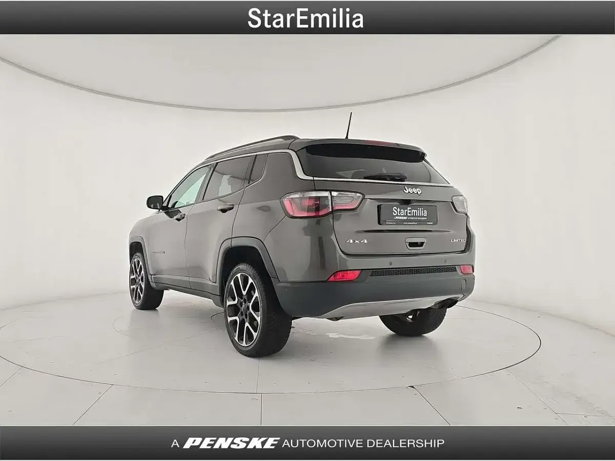 Usata Jeep Compass Limited 170 CV (125 kW) 2018 Grigio SUV