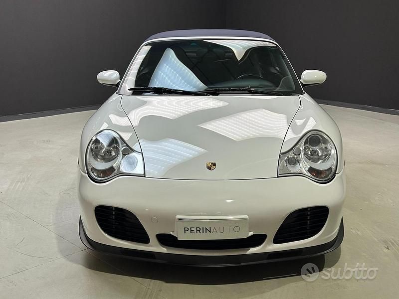 Usata Porsche 911 420 CV (308 kW) 2004 Bianco Cabrio