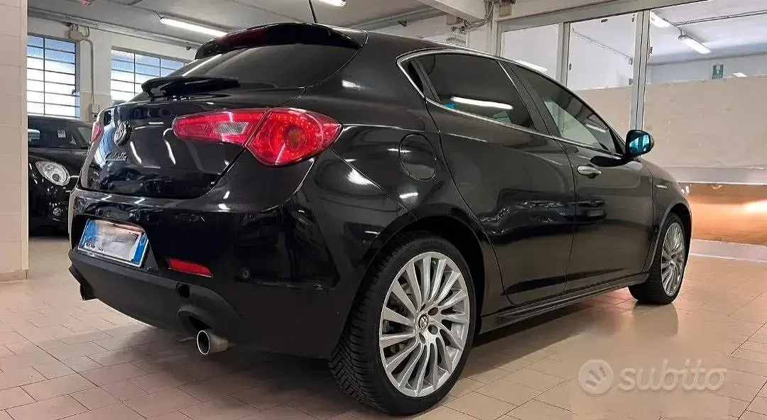 Usata Alfa Romeo Giulietta 140 CV (102 kW) 2011 Nero Utilitaria