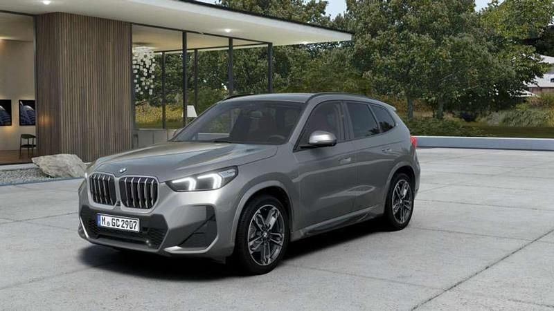 Portimao blue metallizzato Nuova 2025 BMW X1 M Sport SUV | 52.900 € (Ottimo prezzo) - Immagine 1/4
