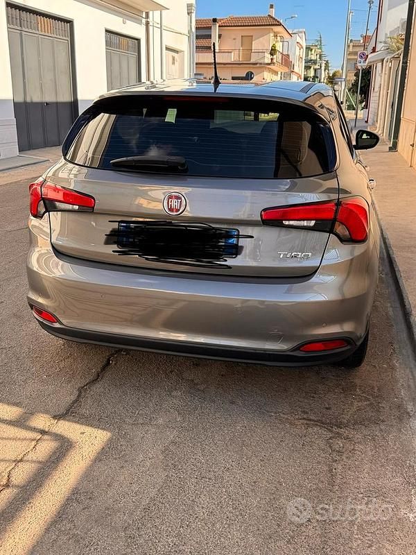 Usata Fiat Tipo 95 CV (69 kW) 2017 Grigio Utilitaria