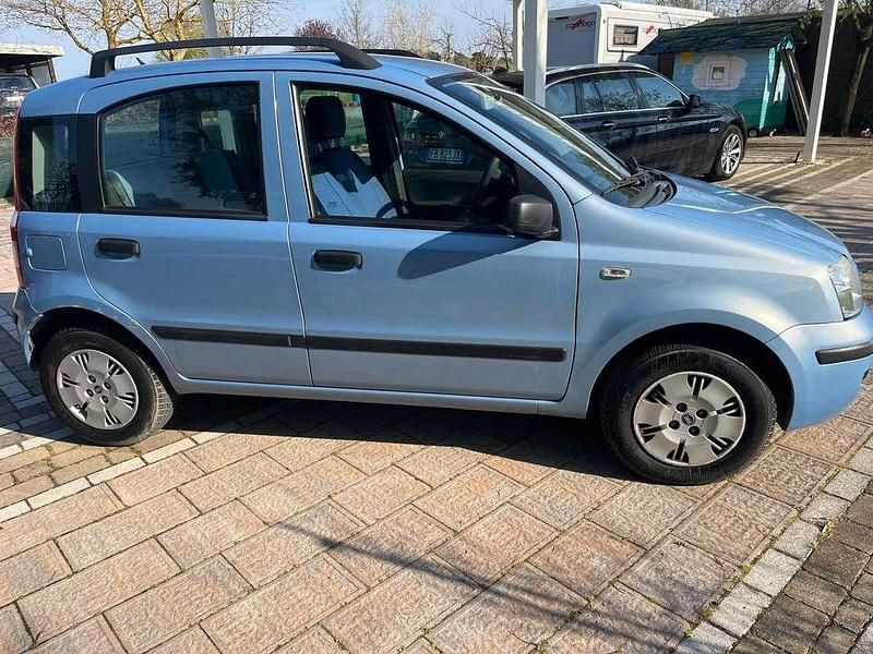 Usata Fiat Panda Dynamic 69 CV (50 kW) 2006 Blu/azzurro Utilitaria