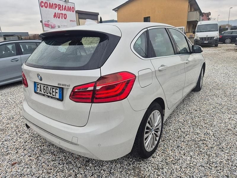 Usata BMW 216 Active Tourer Luxury Line 116 CV (85 kW) 2015 Bianco Monovolume
