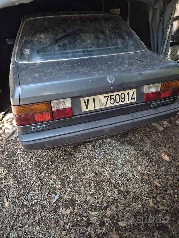 Usata Lancia Prisma 80 CV (58 kW) 1989 Grigio Berlina