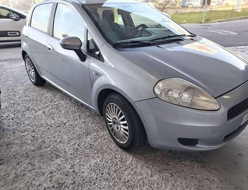 Usata Fiat Grande Punto 90 CV (66 kW) 2006 Utilitaria