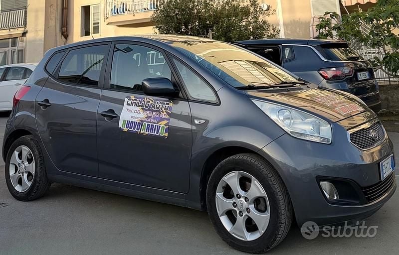 Usata Kia Venga 90 CV (66 kW) 2010 Grigio Utilitaria